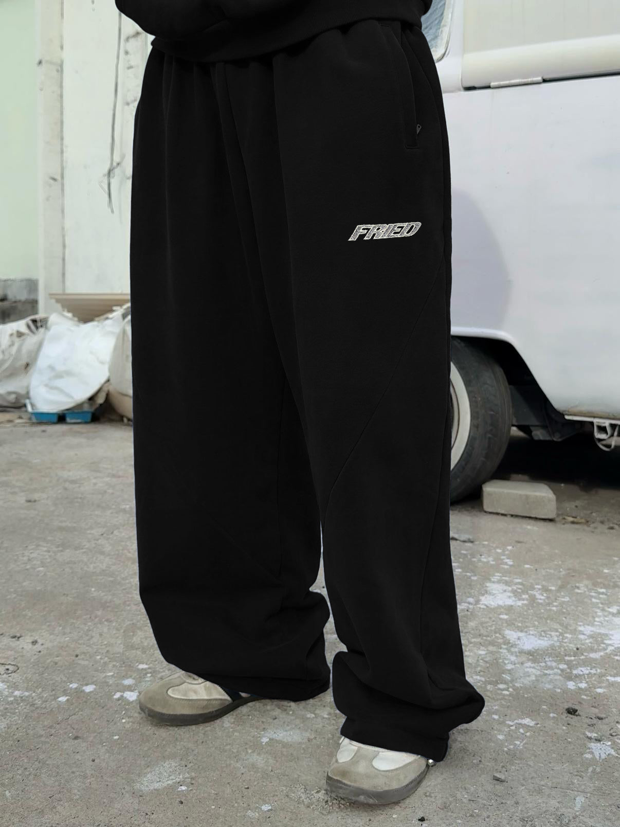 SWEATS® BLACK/GREY - OPEN LEG JOGGER